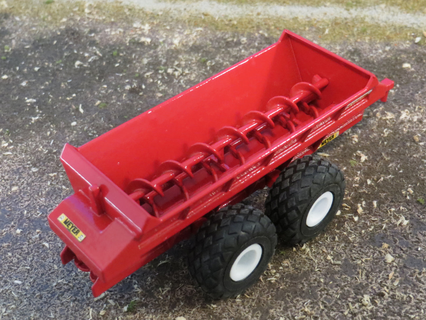 1/64 Meyer 8865 Manure Spreader 2 Scale Fabrications